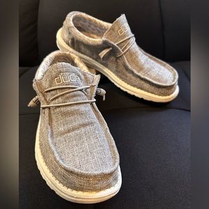 Hey Dudes Wally Linen Iron Gray Men’s size 10 shoes casual comfort lightweight